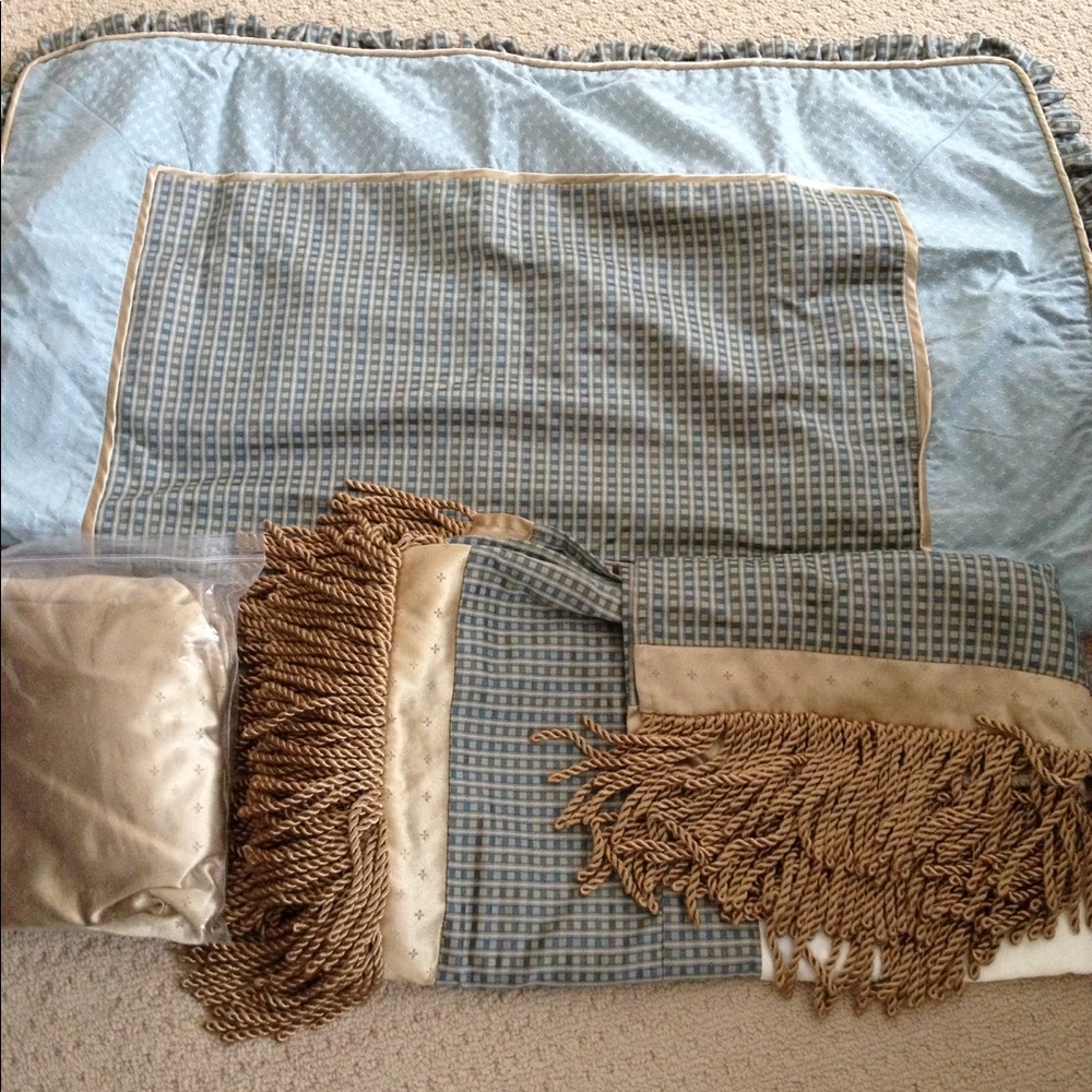 Nava designer baby bedding never used blues/gold